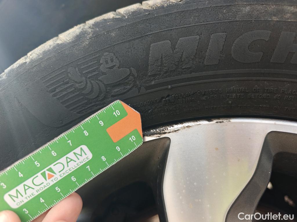  KIA  STONIC KIA  / 2017 / 5P / todoterreno 1.0 T-GDi 74kW (100CV) MHEV iMT Concept #23