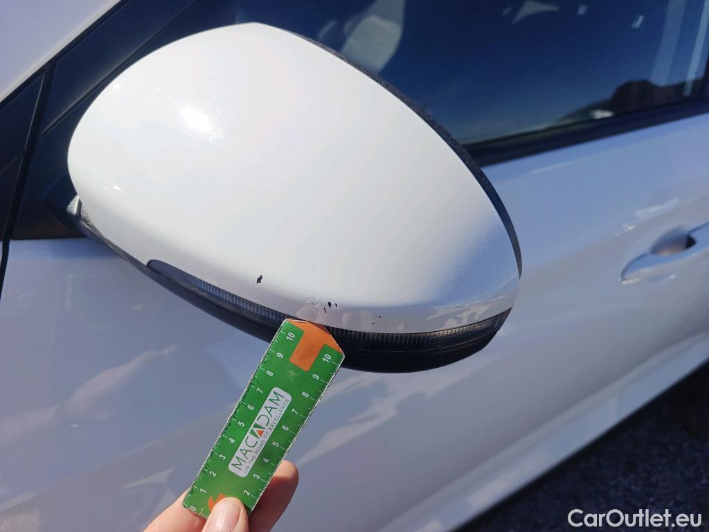  Hyundai  Tucson HYUNDAI  / 2018 / 5P / todoterreno 1.6 CRDI 85kW (116CV) 48V SLE 4X2(SP)(SL) #22