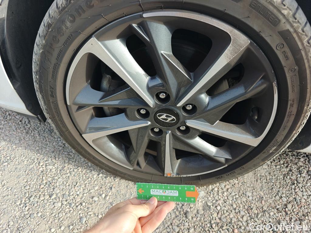  Hyundai  i30 HYUNDAI  / 2020 / 5P / berlina con portón 1.5 DPI Klass SLX #7