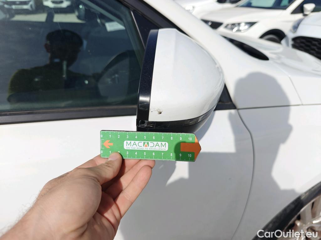  Peugeot  308 PEUGEOT  / 2017 / 5P / berlina con portón 5p Active Pack BlueHDi 130 S&S #13