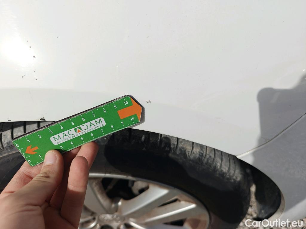  Peugeot  308 PEUGEOT  / 2017 / 5P / berlina con portón 5p Active Pack BlueHDi 130 S&S #42