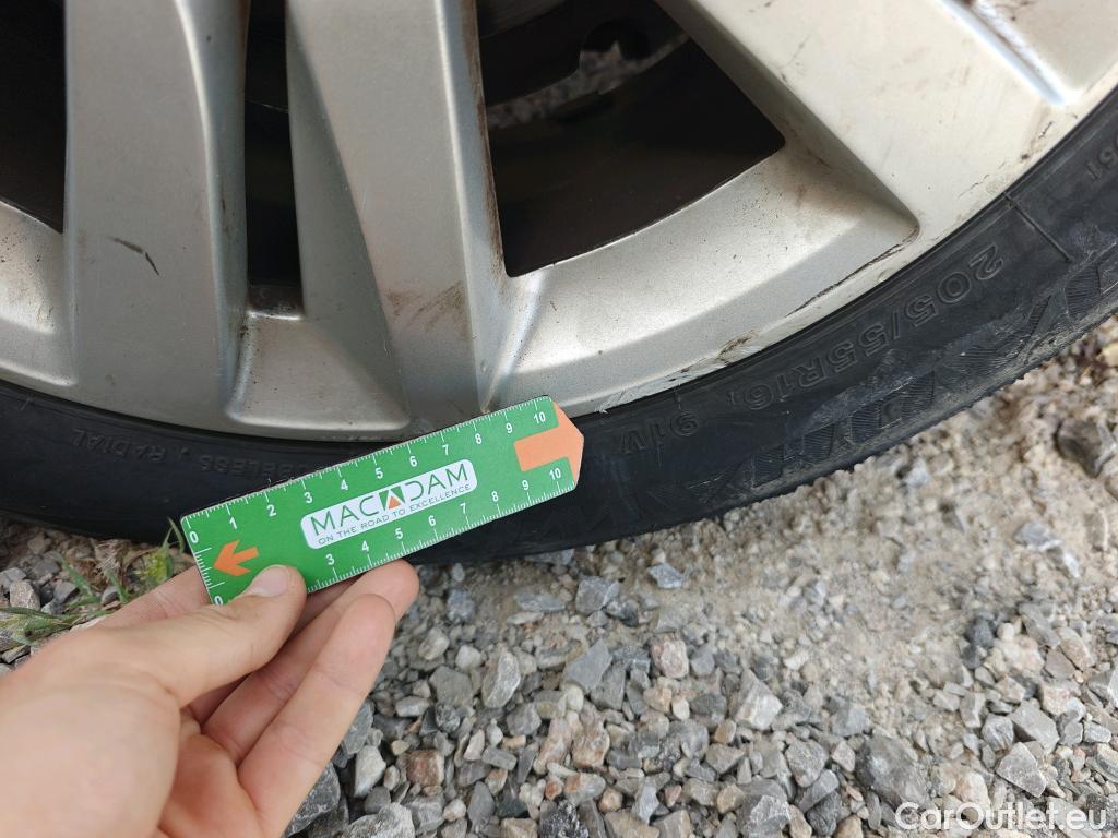  Peugeot  308 PEUGEOT  / 2017 / 5P / berlina con portón 5p Active Pack BlueHDi 130 S&S #21