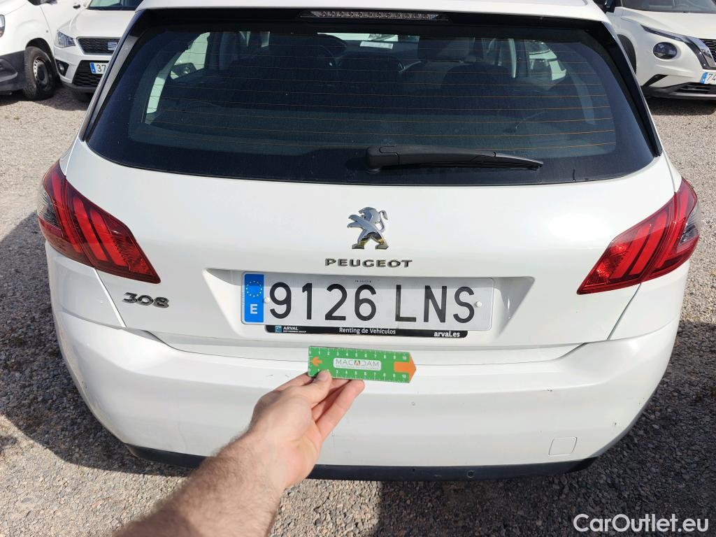  Peugeot  308 PEUGEOT  / 2017 / 5P / berlina con portón 5p Active Pack BlueHDi 130 S&S #45