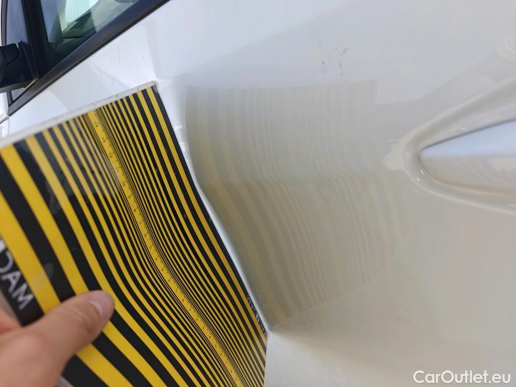  Peugeot  308 PEUGEOT  / 2017 / 5P / berlina con portón 5p Active Pack BlueHDi 130 S&S #11