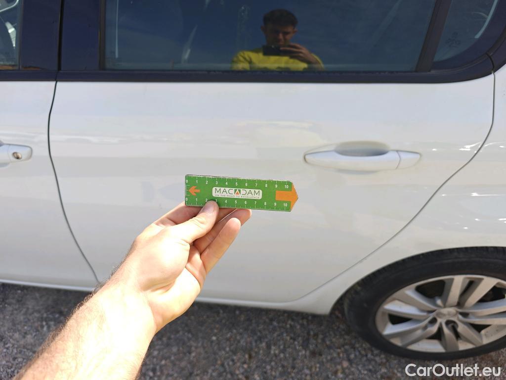  Peugeot  308 PEUGEOT  / 2017 / 5P / berlina con portón 5p Active Pack BlueHDi 130 S&S #8