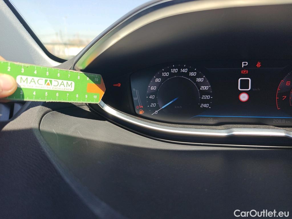  Peugeot  3008 PEUGEOT  / 2020 / 5P / todoterreno 1.2 PureTech 96KW S&S Active Pack EAT8 #19