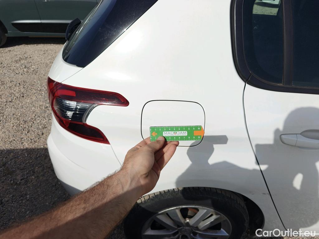  Peugeot  308 PEUGEOT  / 2017 / 5P / berlina con portón 5p Active Pack BlueHDi 130 S&S #3