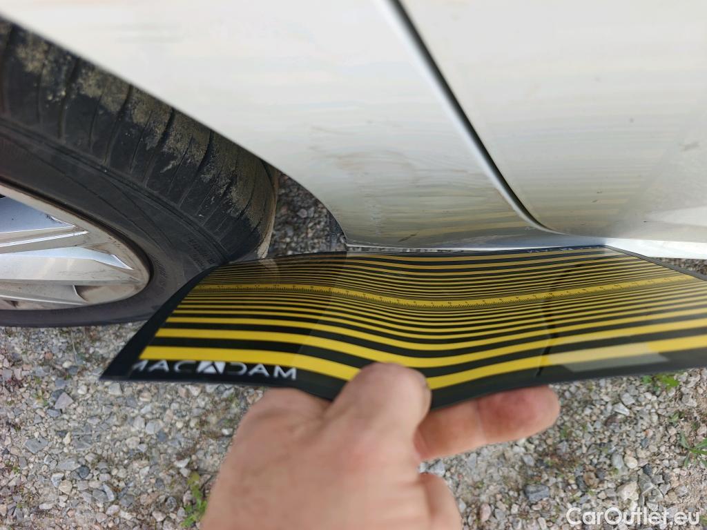  Renault  Megane RENAULT Mégane / 2020 / 5P / berlina con portón Equilibre Blue dCi 85 kW (115CV) #3