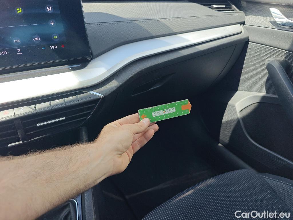  Skoda  Octavia SKODA  / 2020 / 5P / berlina con portón 2.0 TDI 85kW (115 CV) Manual Ambition #8