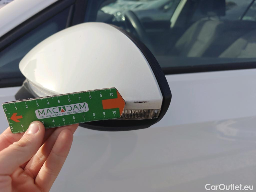  Volkswagen  Golf  VOLKSWAGEN / 2020 / 5P / berlina con portón Life 1.0 eTSI 81kW (110CV) DSG #22