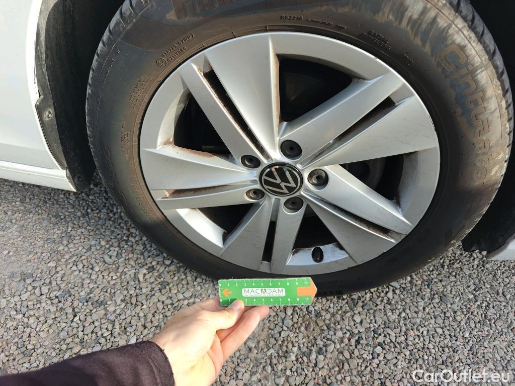  Volkswagen  Golf  VOLKSWAGEN / 2020 / 5P / berlina con portón Life 1.0 eTSI 81kW (110CV) DSG #38