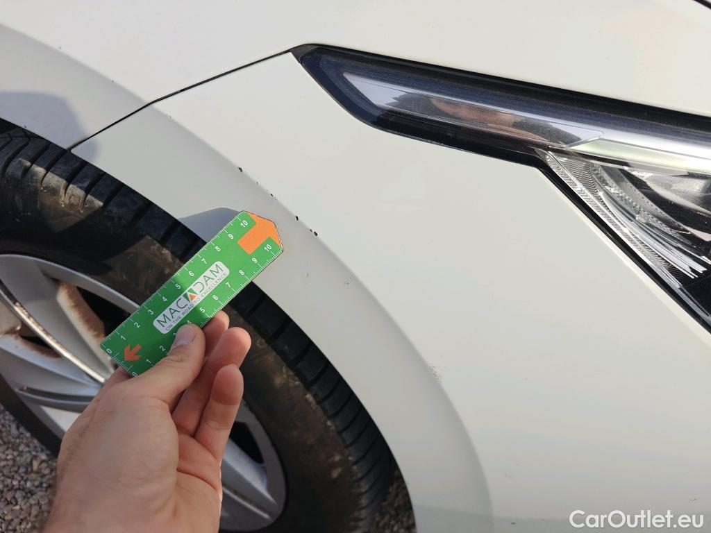  Volkswagen  Golf  VOLKSWAGEN / 2020 / 5P / berlina con portón Life 1.0 eTSI 81kW (110CV) DSG #29