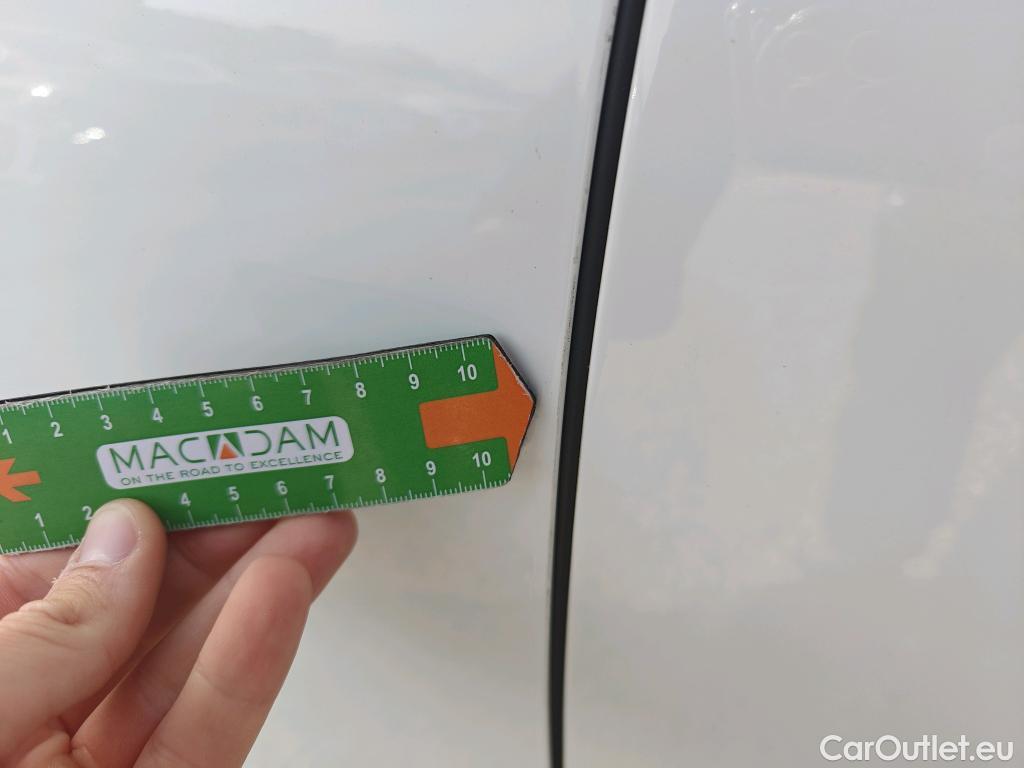  Volkswagen  Golf  VOLKSWAGEN / 2020 / 5P / berlina con portón Life 1.0 eTSI 81kW (110CV) DSG #4