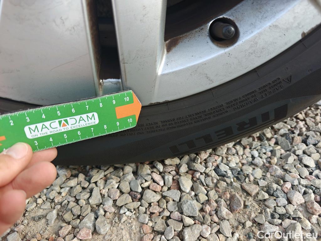  Volkswagen  Golf  VOLKSWAGEN / 2020 / 5P / berlina con portón Life 1.0 eTSI 81kW (110CV) DSG #40