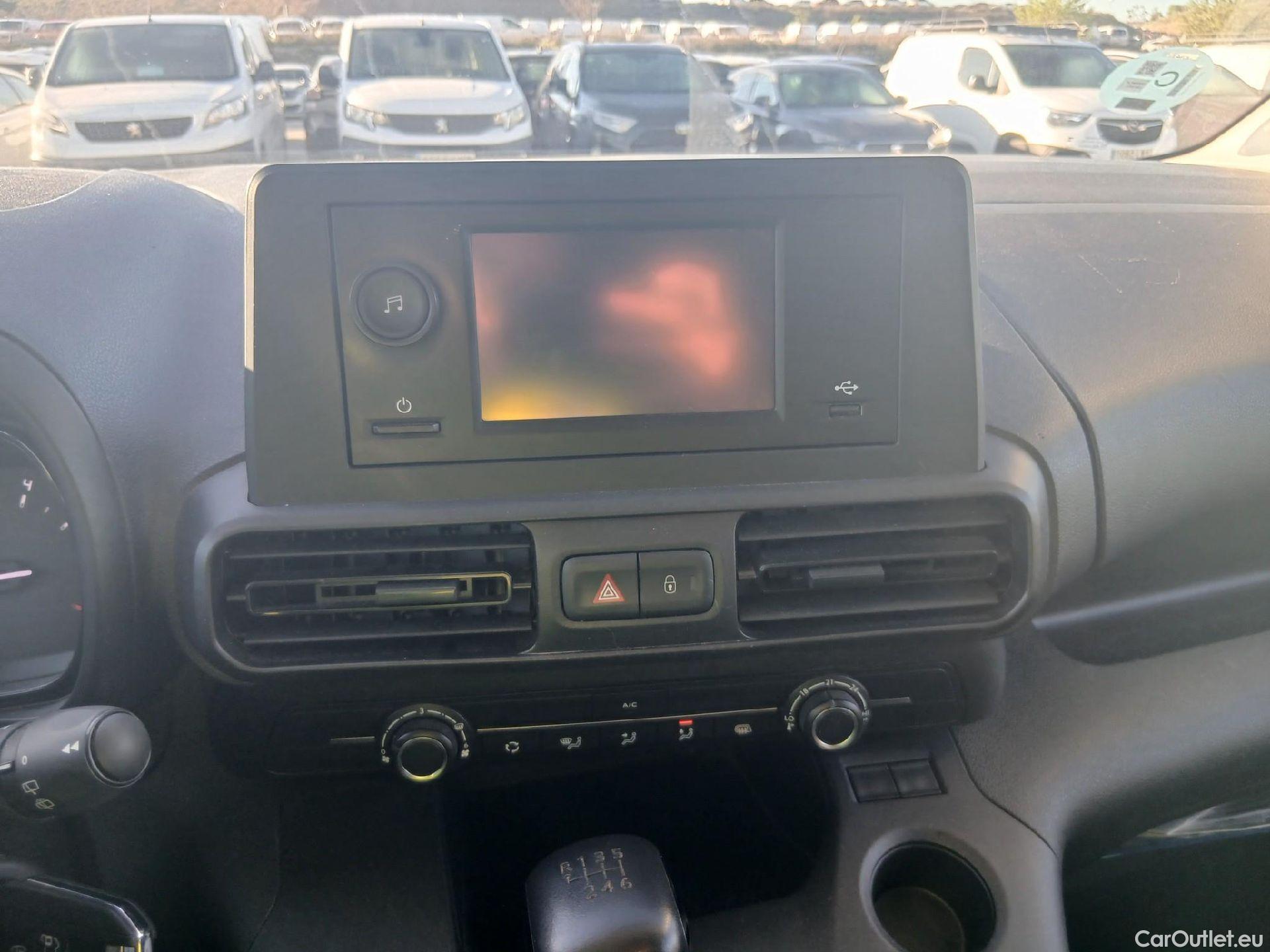  Fiat  Doblo FIAT Doblò / 2022 / 4P / furgón derivado de turismo Furgón 1.5 BlueHDi 100 1000kg L1H1 (AC2) #1