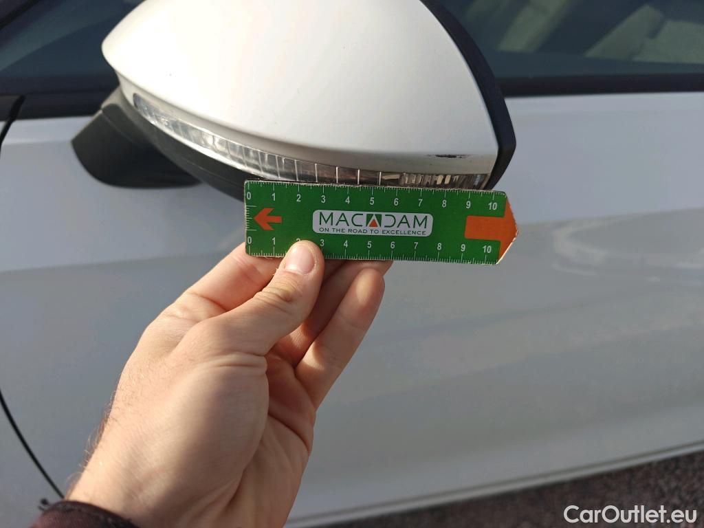  Volkswagen  Golf  VOLKSWAGEN / 2020 / 5P / berlina con portón Life 1.0 eTSI 81kW (110CV) DSG #21