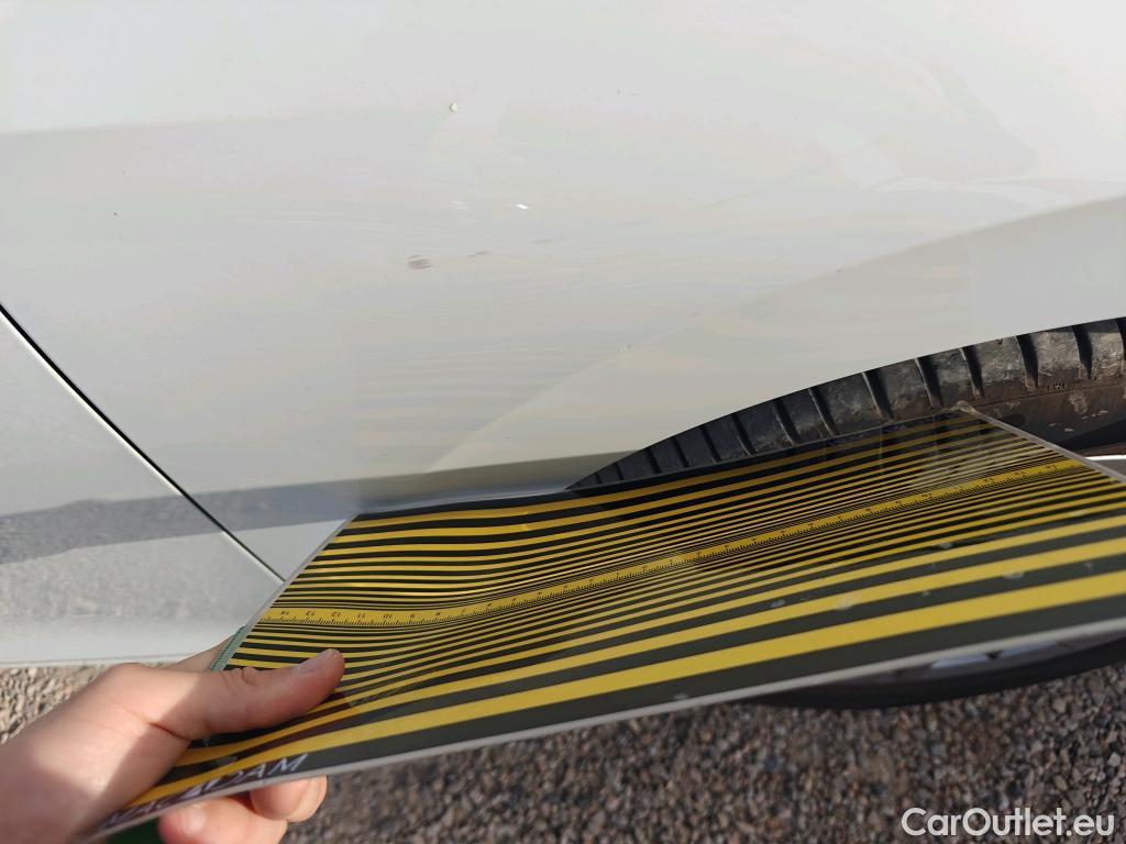  Volkswagen  Golf  VOLKSWAGEN / 2020 / 5P / berlina con portón Life 1.0 eTSI 81kW (110CV) DSG #37