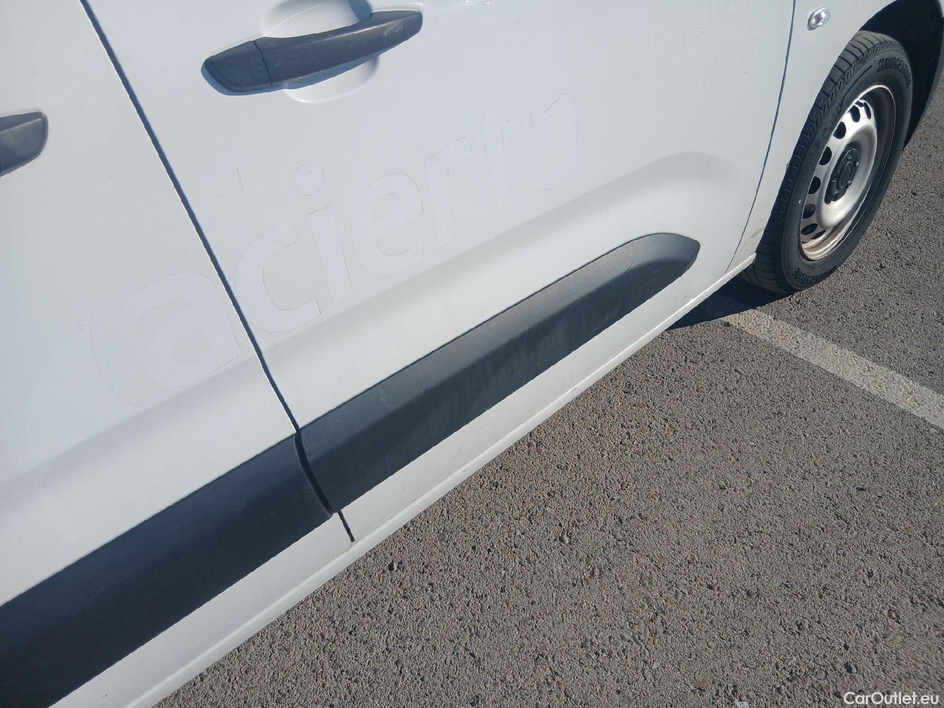  Fiat  Doblo FIAT Doblò / 2022 / 4P / furgón derivado de turismo Furgón 1.5 BlueHDi 100 1000kg L1H1 (AC2) #19