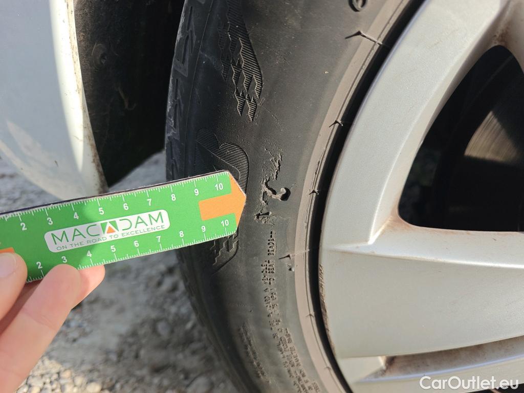  Volkswagen  Golf  VOLKSWAGEN / 2020 / 5P / berlina con portón Life 1.0 eTSI 81kW (110CV) DSG #9