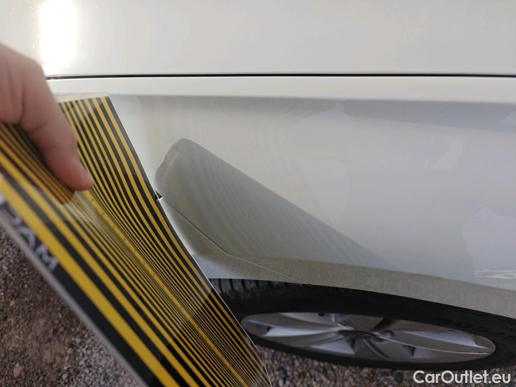  Volkswagen  Golf  VOLKSWAGEN / 2020 / 5P / berlina con portón Life 1.0 eTSI 81kW (110CV) DSG #20