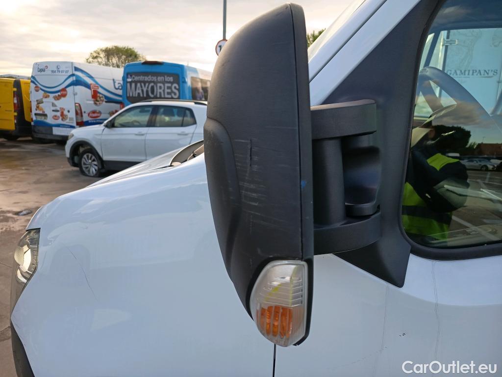  Nissan  NV400 NISSAN  / 2011 / 2P / chasis cabina L3H1 3,5T 2.3dCi 107kW FWD COMFORT #30