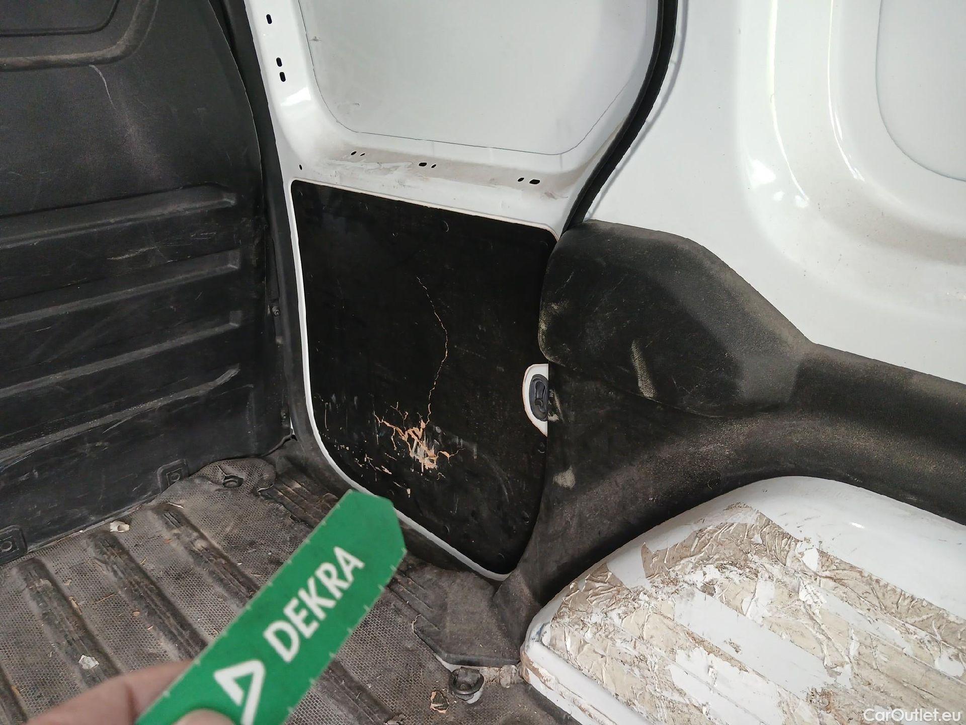  Mercedes  Citan MERCEDES-BENZ  / 2021 / 4P / furgón derivado de turismo 110 CDI 70kW Furgón Base Largo #32