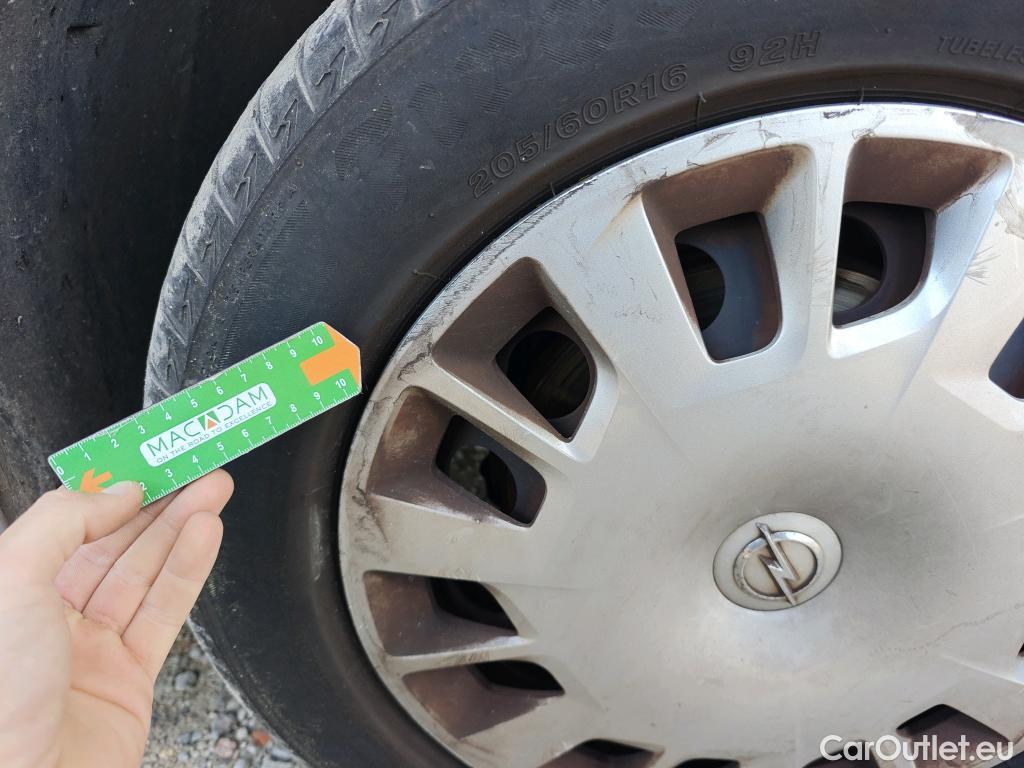  Opel  Combo OPEL  Life / 2018 / 5P / monovolumen compacto 1.5 TD 75kW (100CV) S/S Selective L (CX) #37