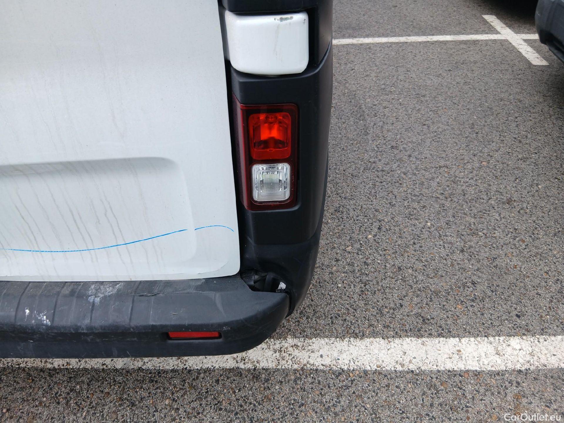  Nissan  NV300 NISSAN  / 2016 / 4P / furgón 2.0dCi 88kW (120CV) L1H1 1T Optima #34