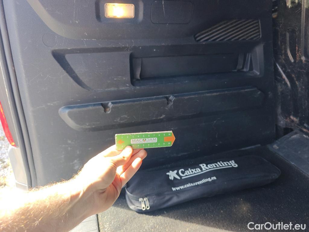  Opel  Combo OPEL  Life / 2018 / 5P / monovolumen compacto 1.5 TD 75kW (100CV) S/S Selective L (CX) #3