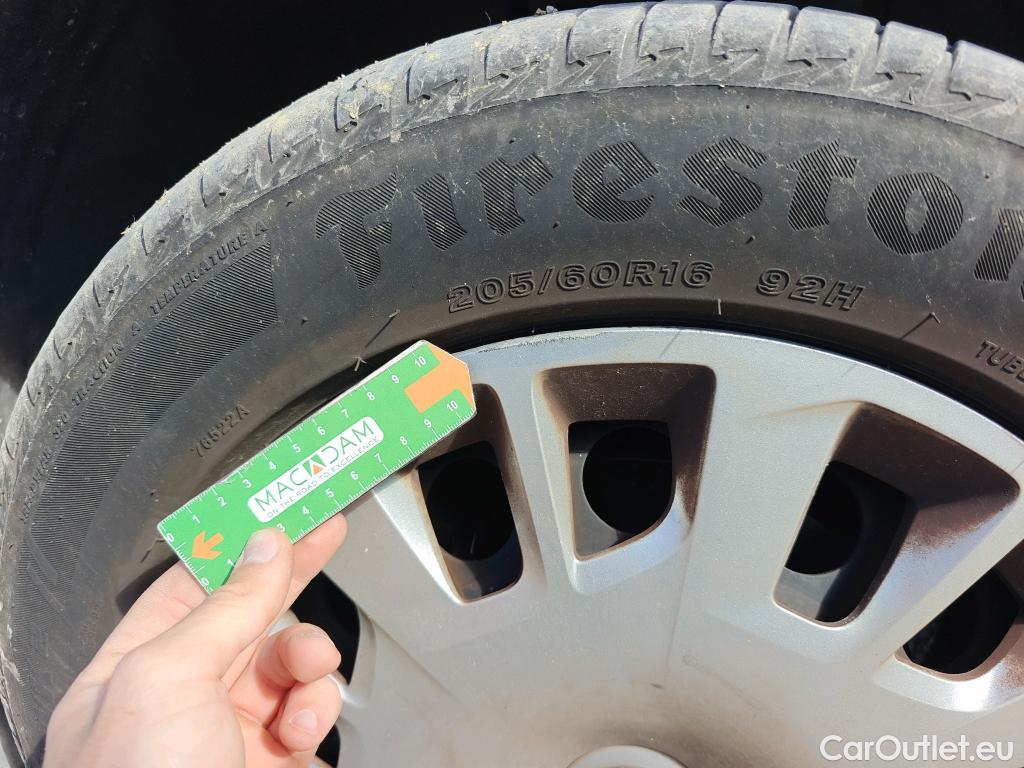  Opel  Combo OPEL  Life / 2018 / 5P / monovolumen compacto 1.5 TD 75kW (100CV) S/S Selective L (CX) #44