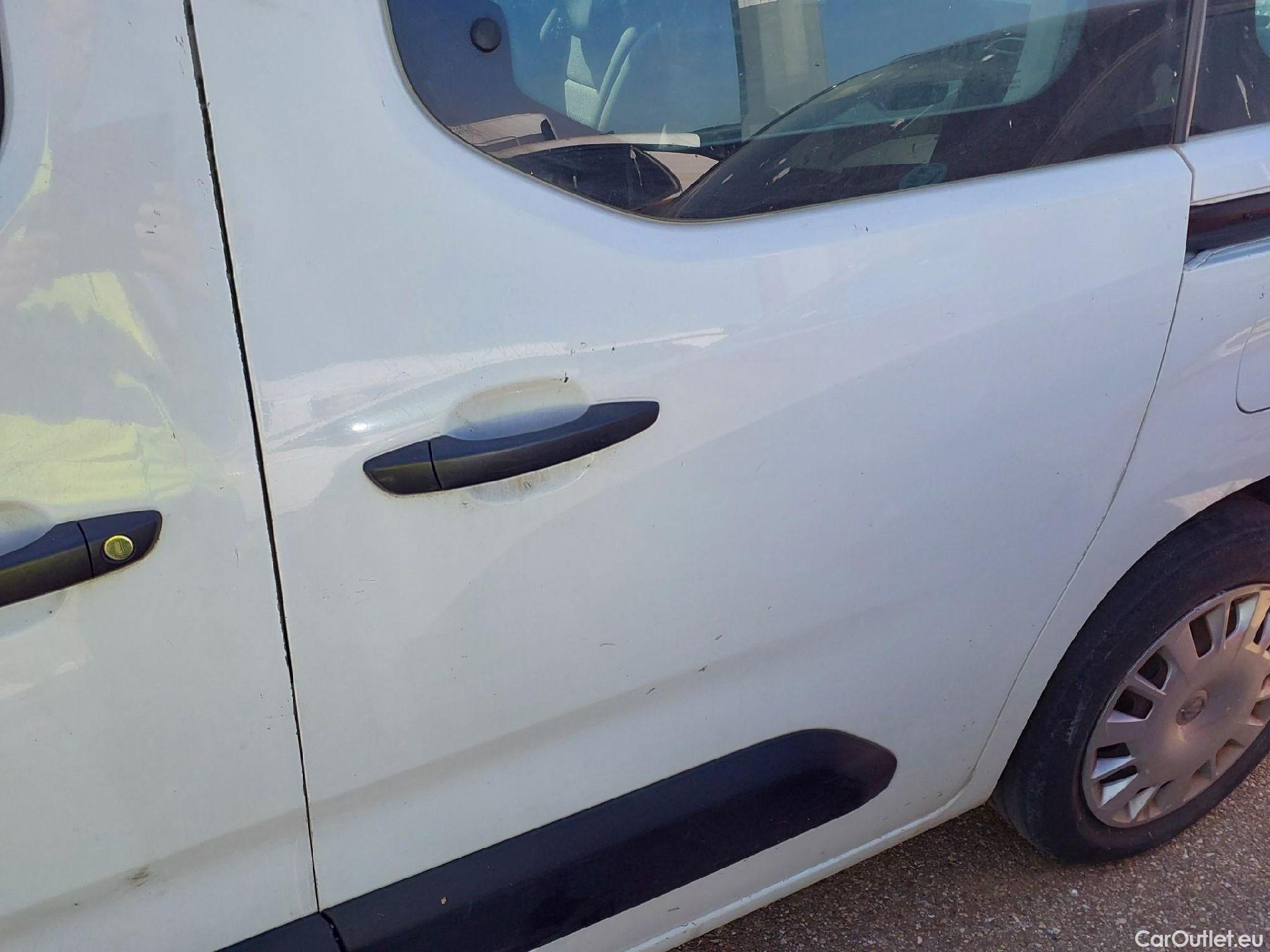  Opel  Combo OPEL  Life / 2018 / 5P / combi 1.5 TD 75kW (100CV) S/S Edition L (IND) #20