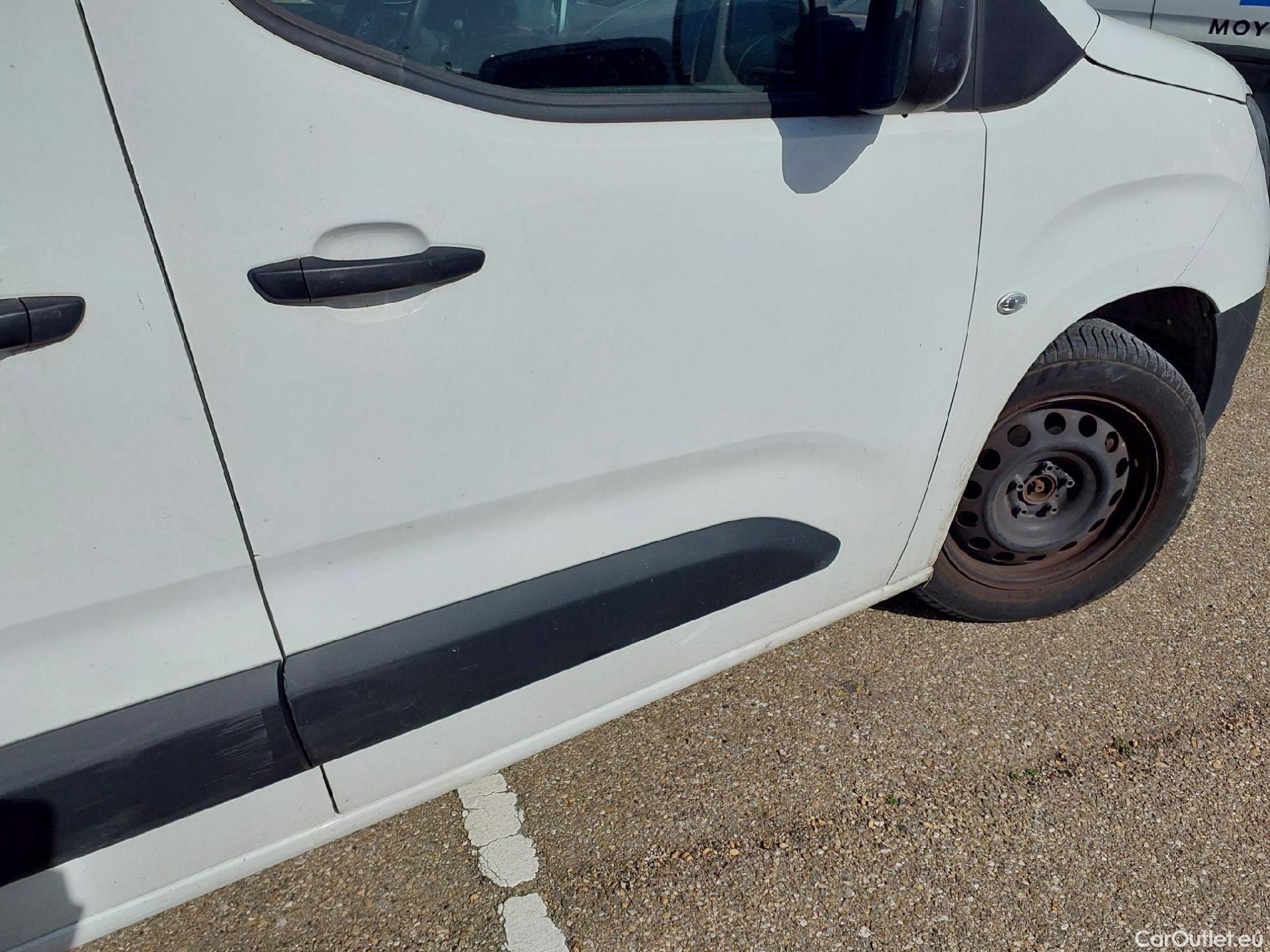  Opel  Combo OPEL  Life / 2018 / 5P / combi 1.5 TD 75kW (100CV) S/S Edition L (IND) #45