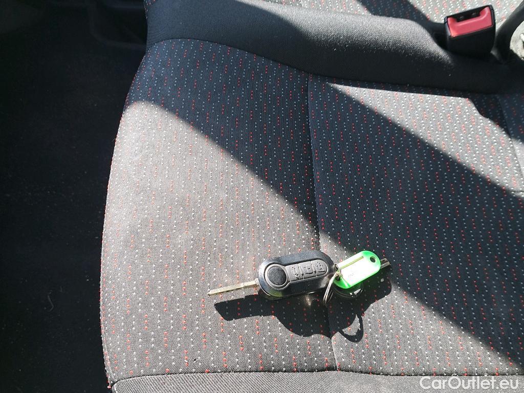  Opel  Movano OPEL  / 2021 / 4P / furgón Furgón Base L2H2 3.5T 2.2 BlueHDi 88kW #30