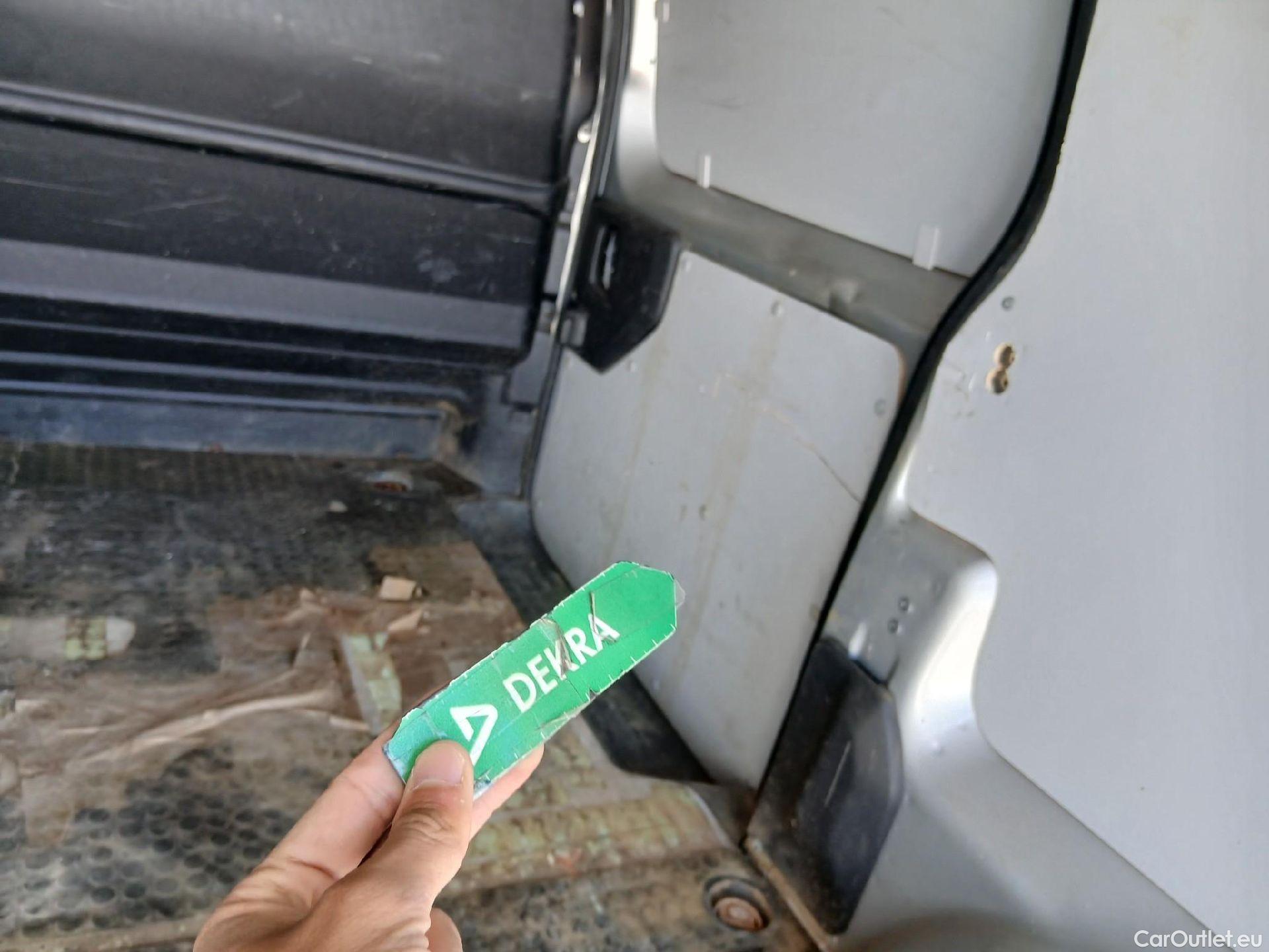  Peugeot  Expert PEUGEOT  / 2016 / 4P / furgón Furg.Premium BlueHDi 90KW (120) Standard #25