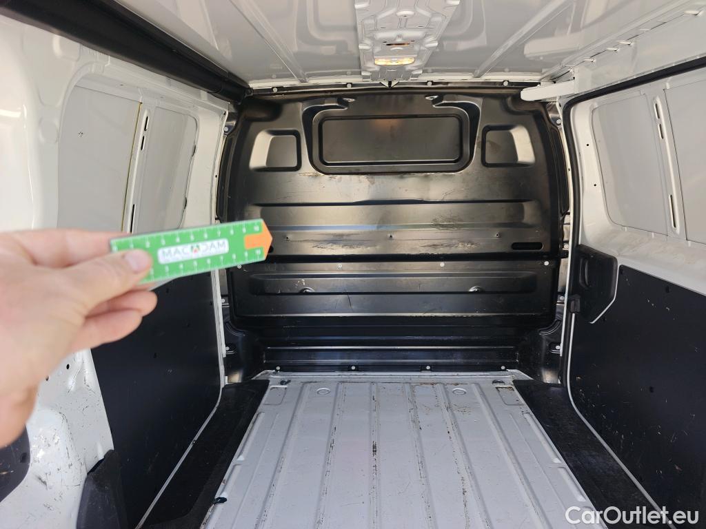  Peugeot  Expert PEUGEOT  / 2016 / 4P / furgón Furgón Premium 1.5 BlueHDi 100 Standard (AC) #21