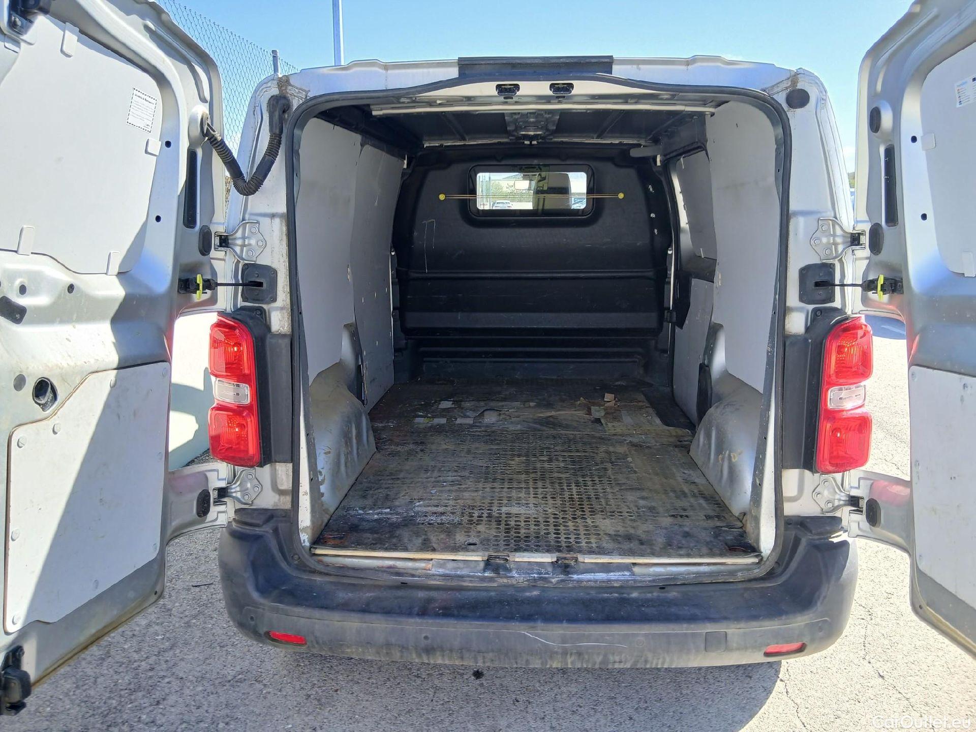  Peugeot  Expert PEUGEOT  / 2016 / 4P / furgón Furg.Premium BlueHDi 90KW (120) Standard #26