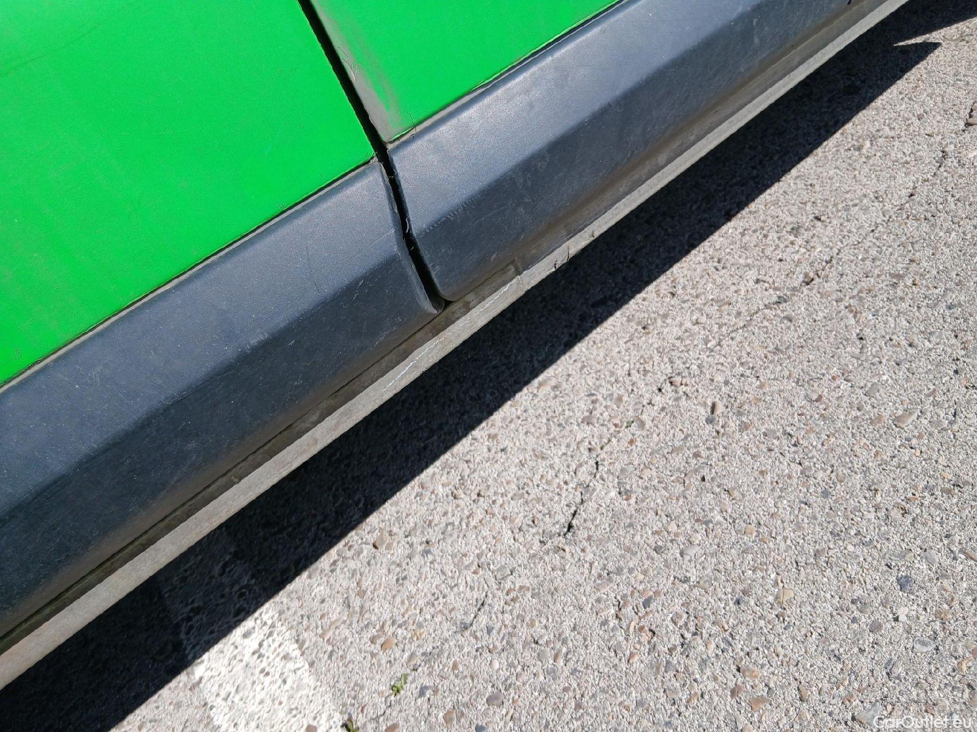  Peugeot  Expert PEUGEOT  / 2016 / 4P / furgón Furg.Premium BlueHDi 90KW (120) Standard #33