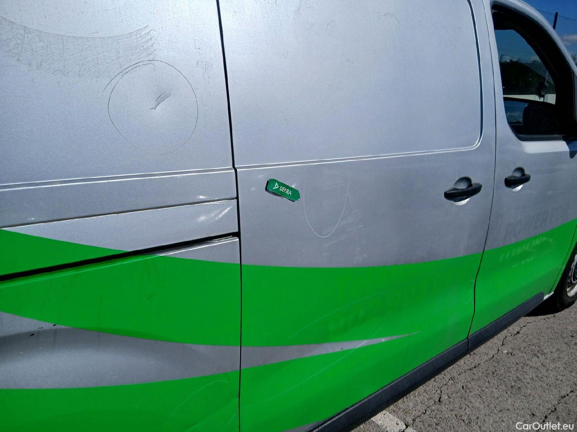  Peugeot  Expert PEUGEOT  / 2016 / 4P / furgón Furg.Premium BlueHDi 90KW (120) Standard #30