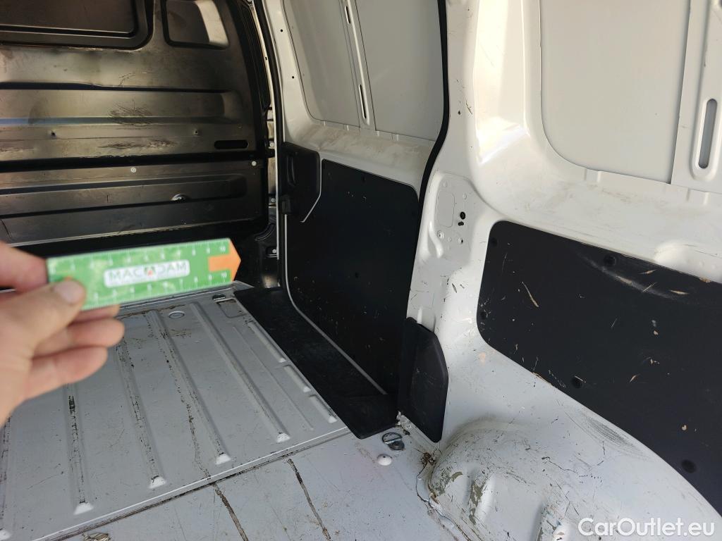  Peugeot  Expert PEUGEOT  / 2016 / 4P / furgón Furgón Premium 1.5 BlueHDi 100 Standard (AC) #32