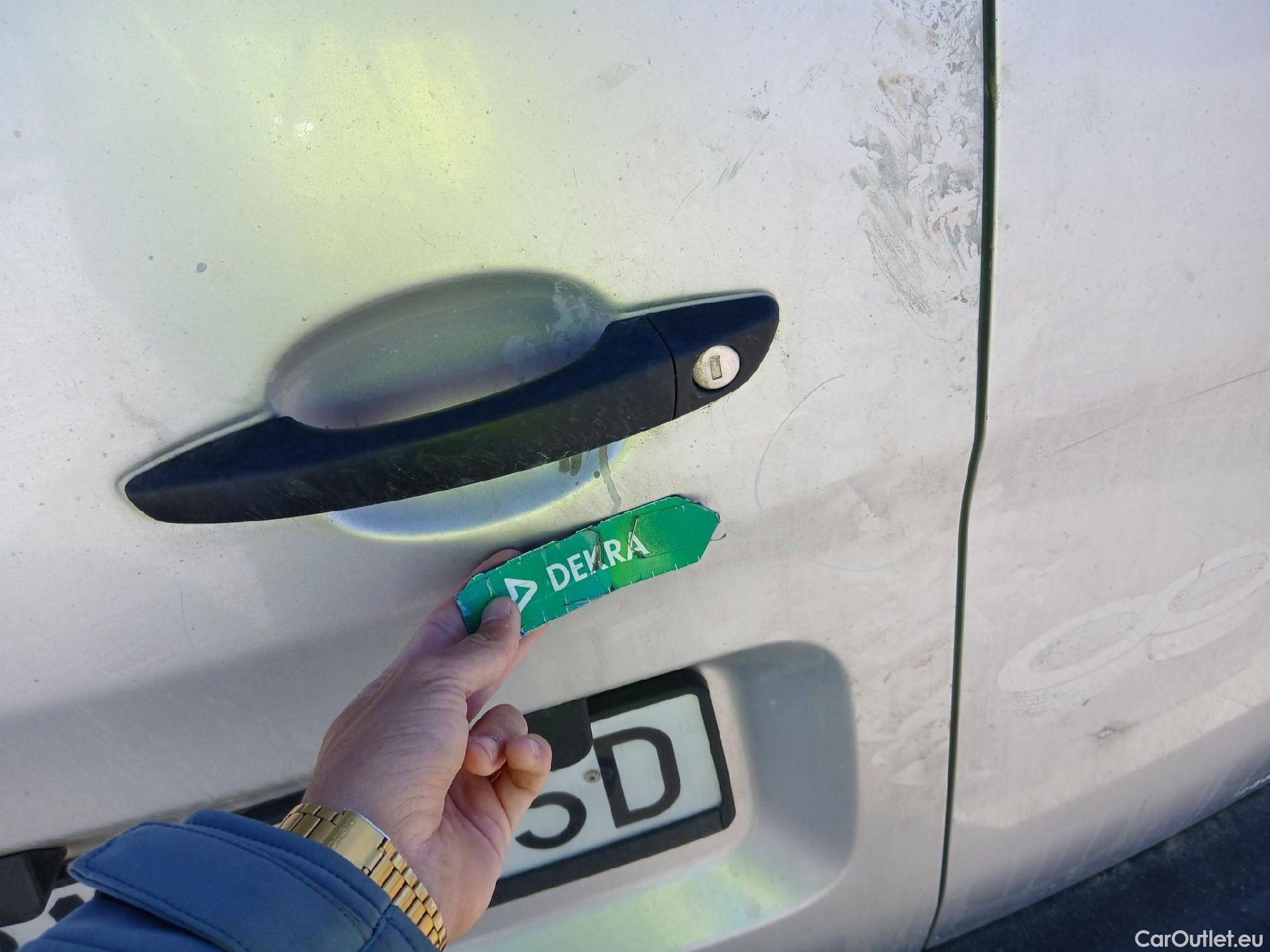  Peugeot  Expert PEUGEOT  / 2016 / 4P / furgón Furg.Premium BlueHDi 90KW (120) Standard #18