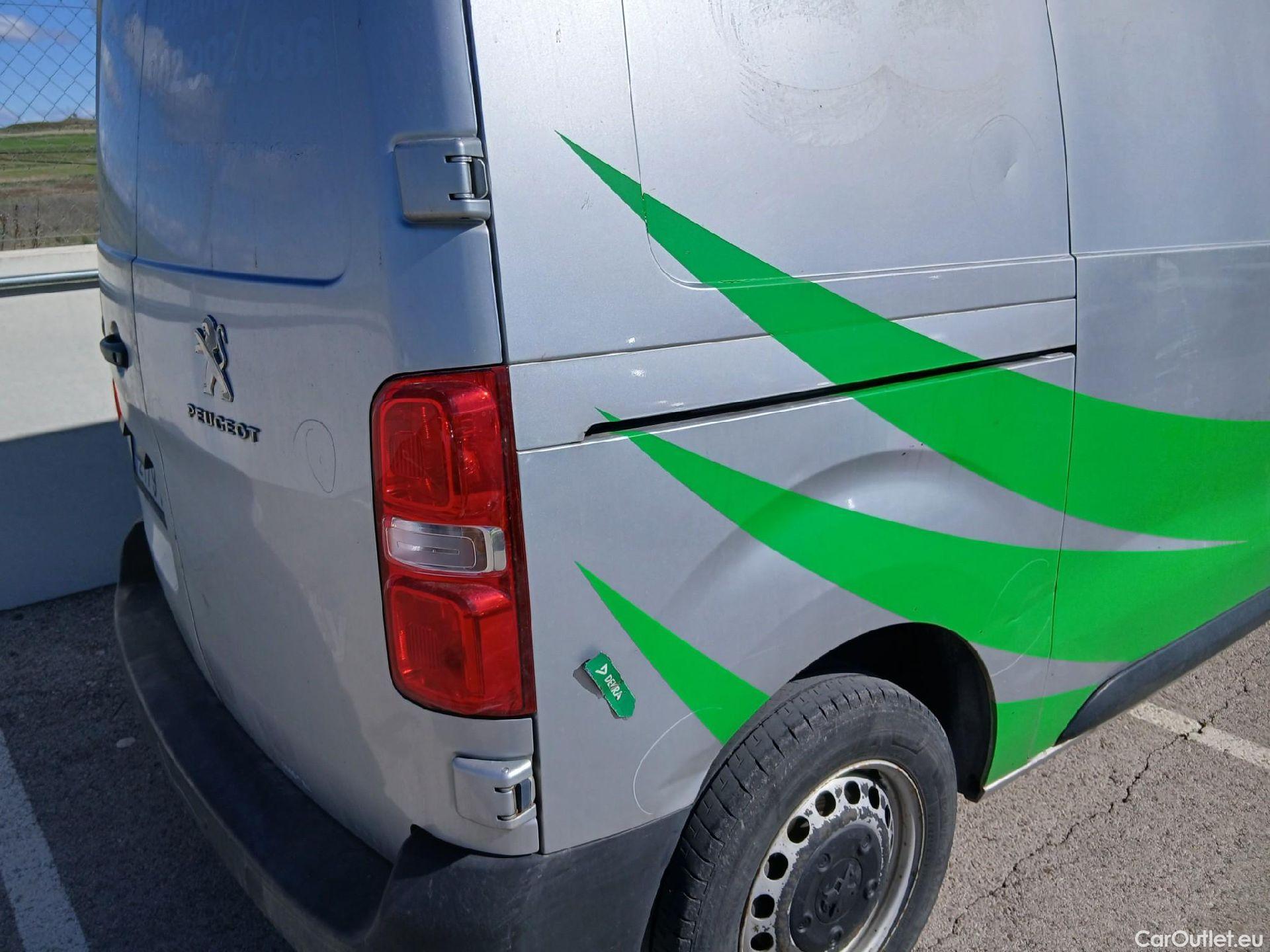  Peugeot  Expert PEUGEOT  / 2016 / 4P / furgón Furg.Premium BlueHDi 90KW (120) Standard #28