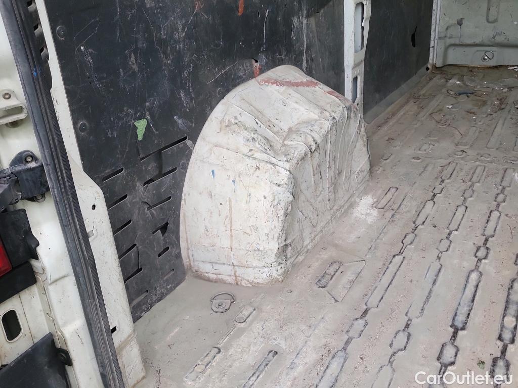  Peugeot  Boxer PEUGEOT  / 2014 / 4P / furgón 335 L2 H2 BHDI 103kW (140CV) S&S 6 V. M (CX) #25