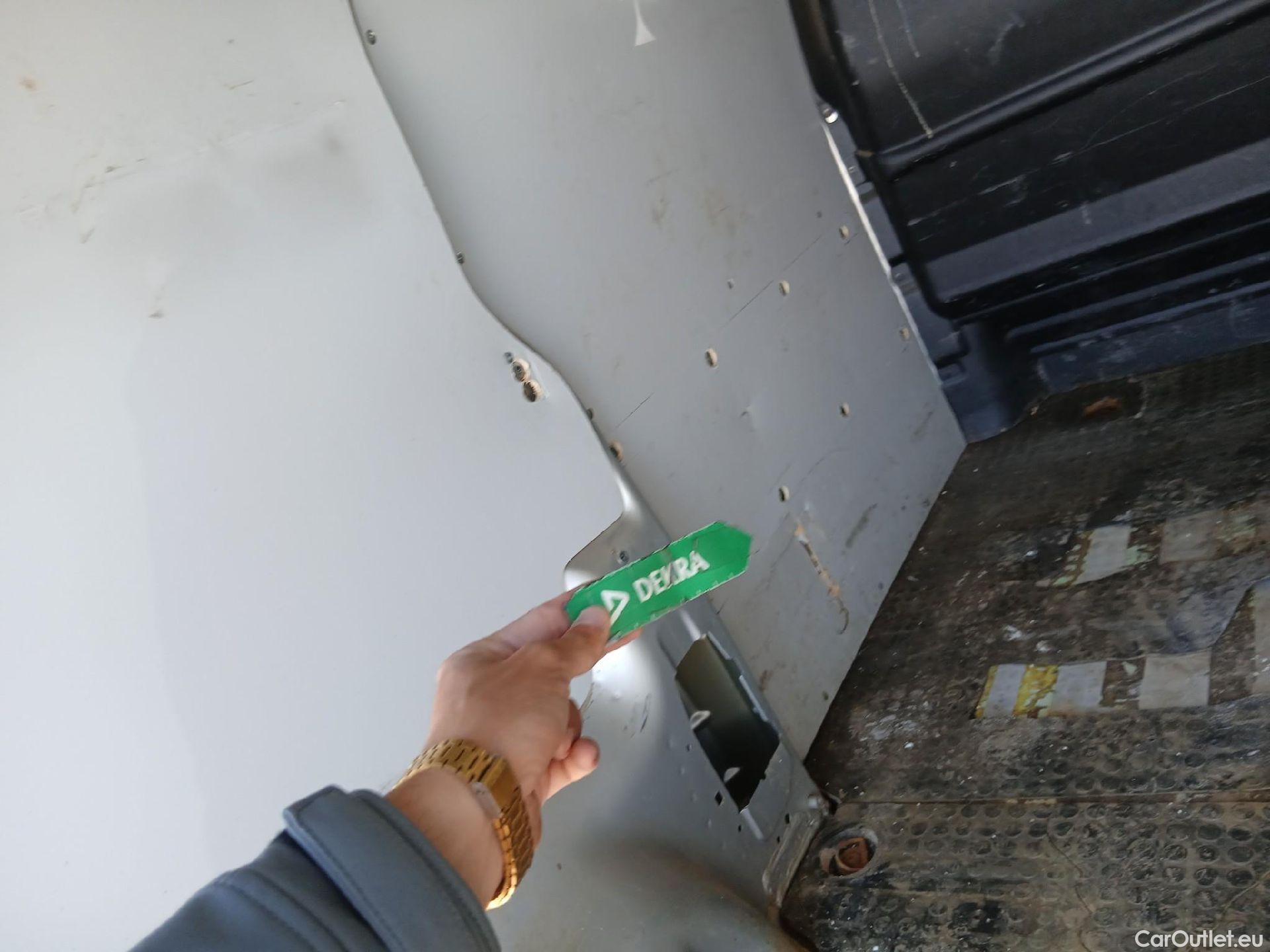  Peugeot  Expert PEUGEOT  / 2016 / 4P / furgón Furg.Premium BlueHDi 90KW (120) Standard #22