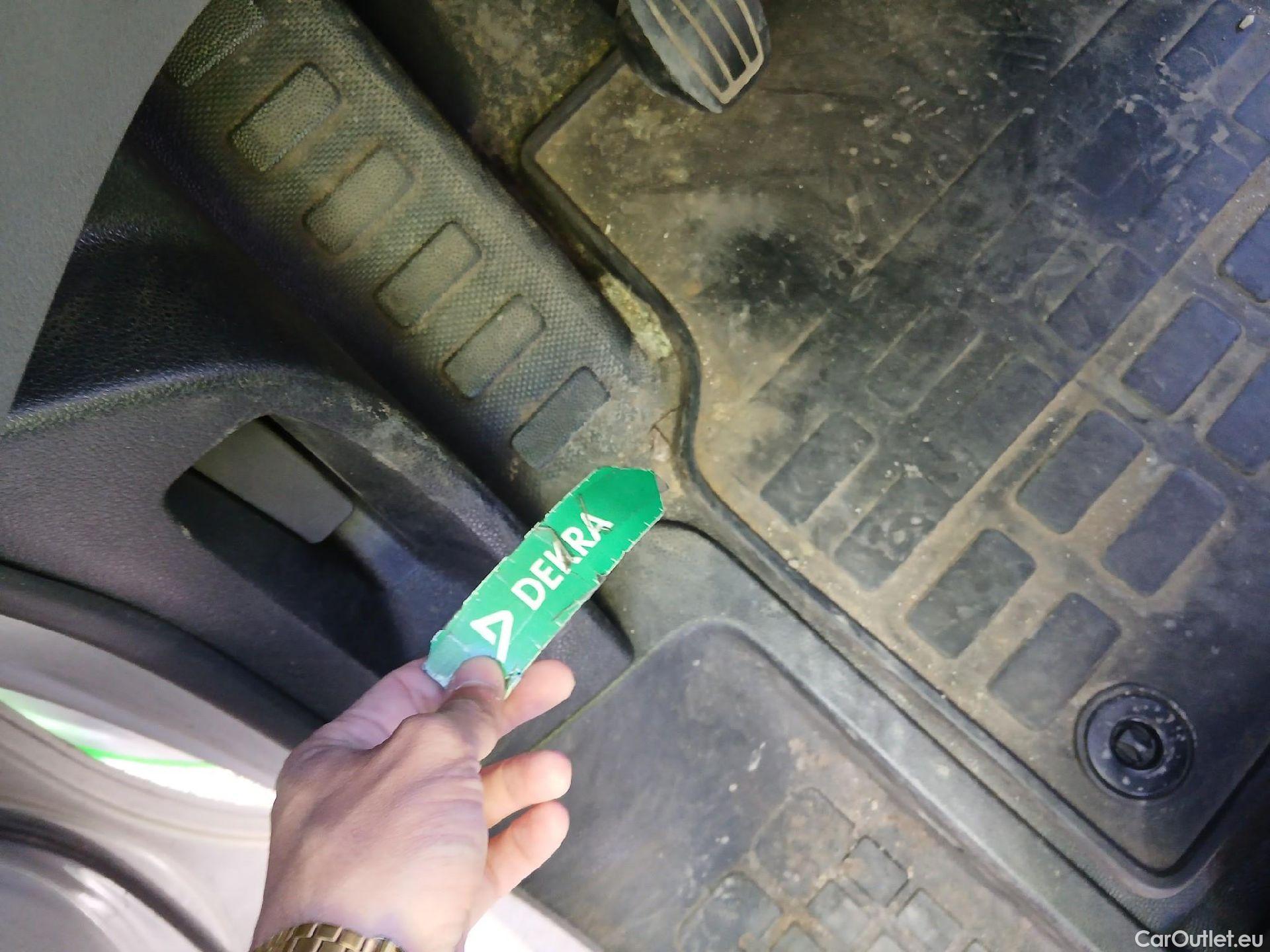  Peugeot  Expert PEUGEOT  / 2016 / 4P / furgón Furg.Premium BlueHDi 90KW (120) Standard #11