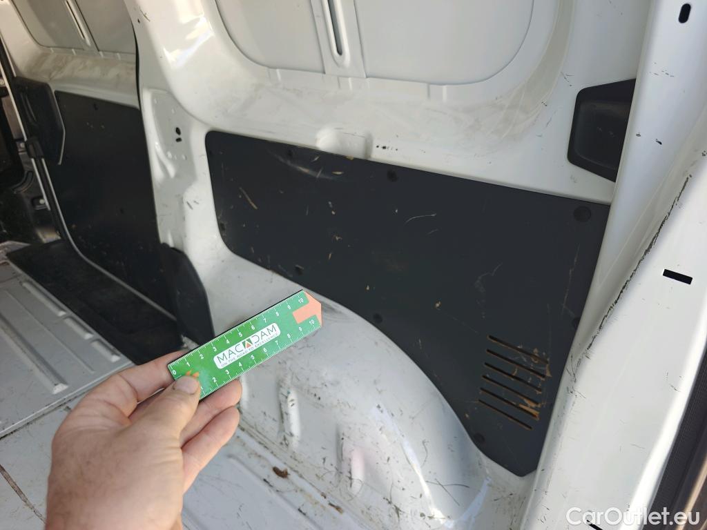  Peugeot  Expert PEUGEOT  / 2016 / 4P / furgón Furgón Premium 1.5 BlueHDi 100 Standard (AC) #23