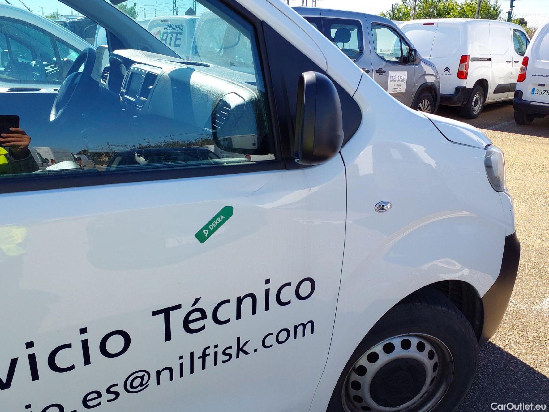  Peugeot  Expert PEUGEOT  / 2016 / 4P / furgón Furgón Premium 1.5 BlueHDi 120 Standard #16