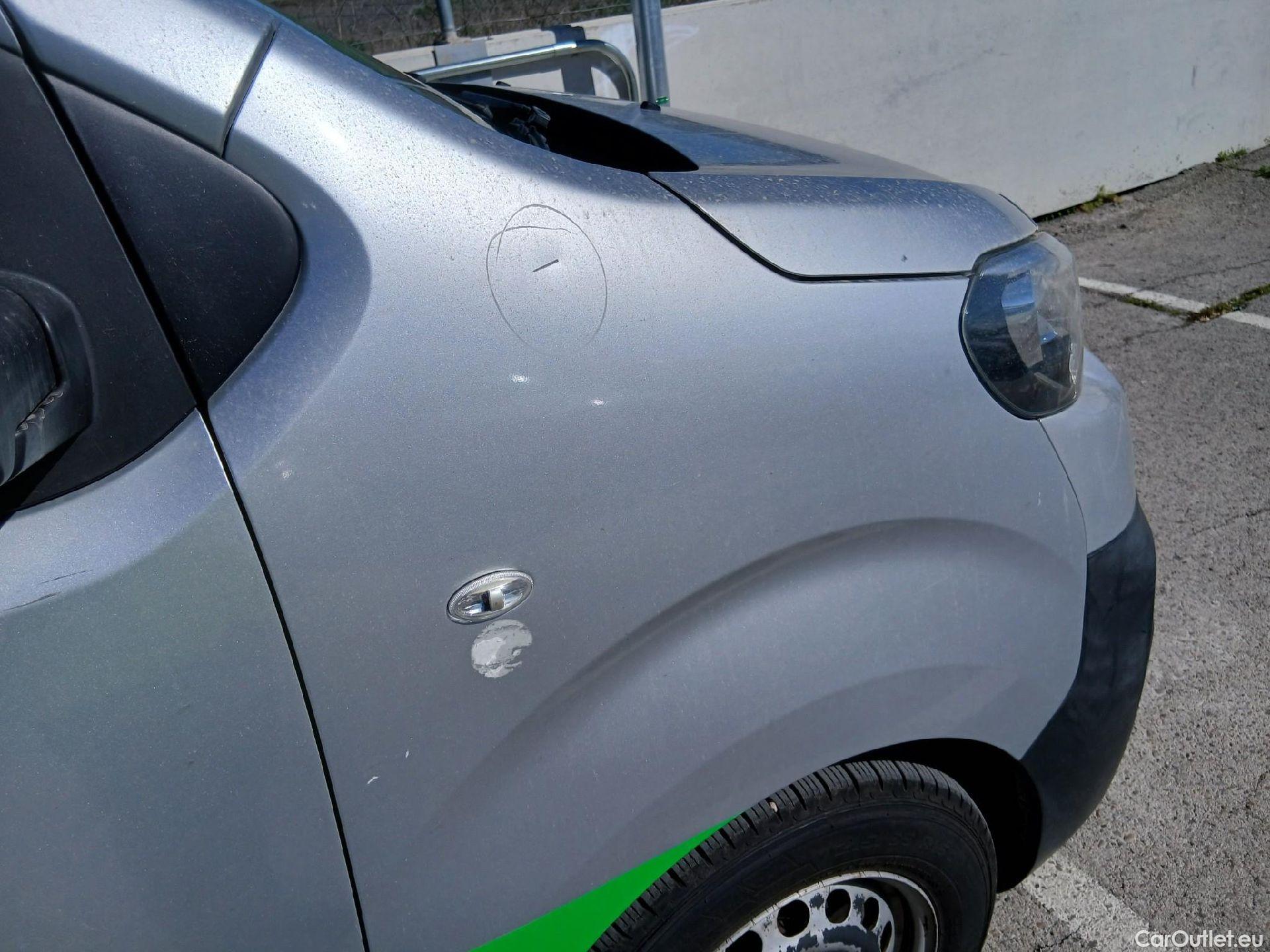  Peugeot  Expert PEUGEOT  / 2016 / 4P / furgón Furg.Premium BlueHDi 90KW (120) Standard #40