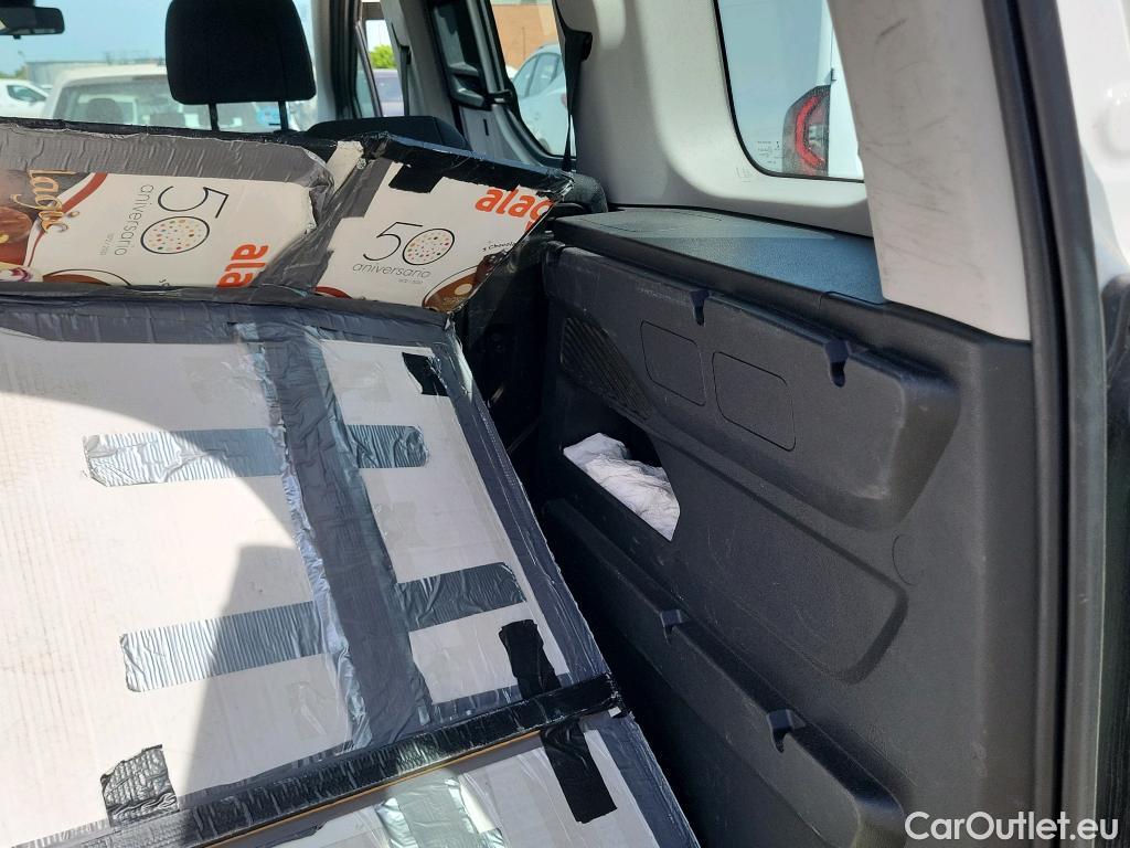  Peugeot  RIFTER PEUGEOT  / 2018 / 4P / combi Active Standard BlueHDi 73kW (IND) (CX2) #1