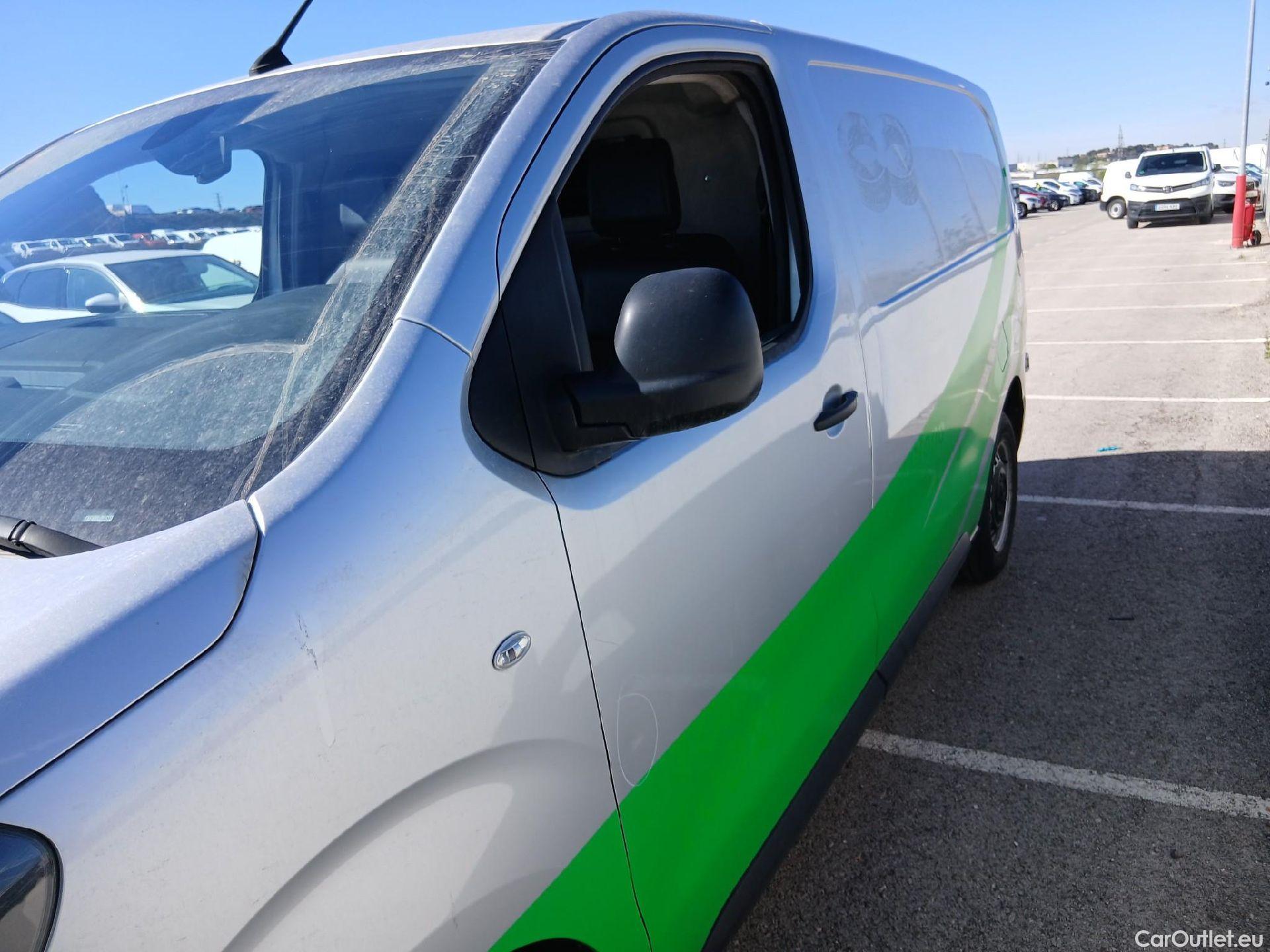  Peugeot  Expert PEUGEOT  / 2016 / 4P / furgón Furg.Premium BlueHDi 90KW (120) Standard #7