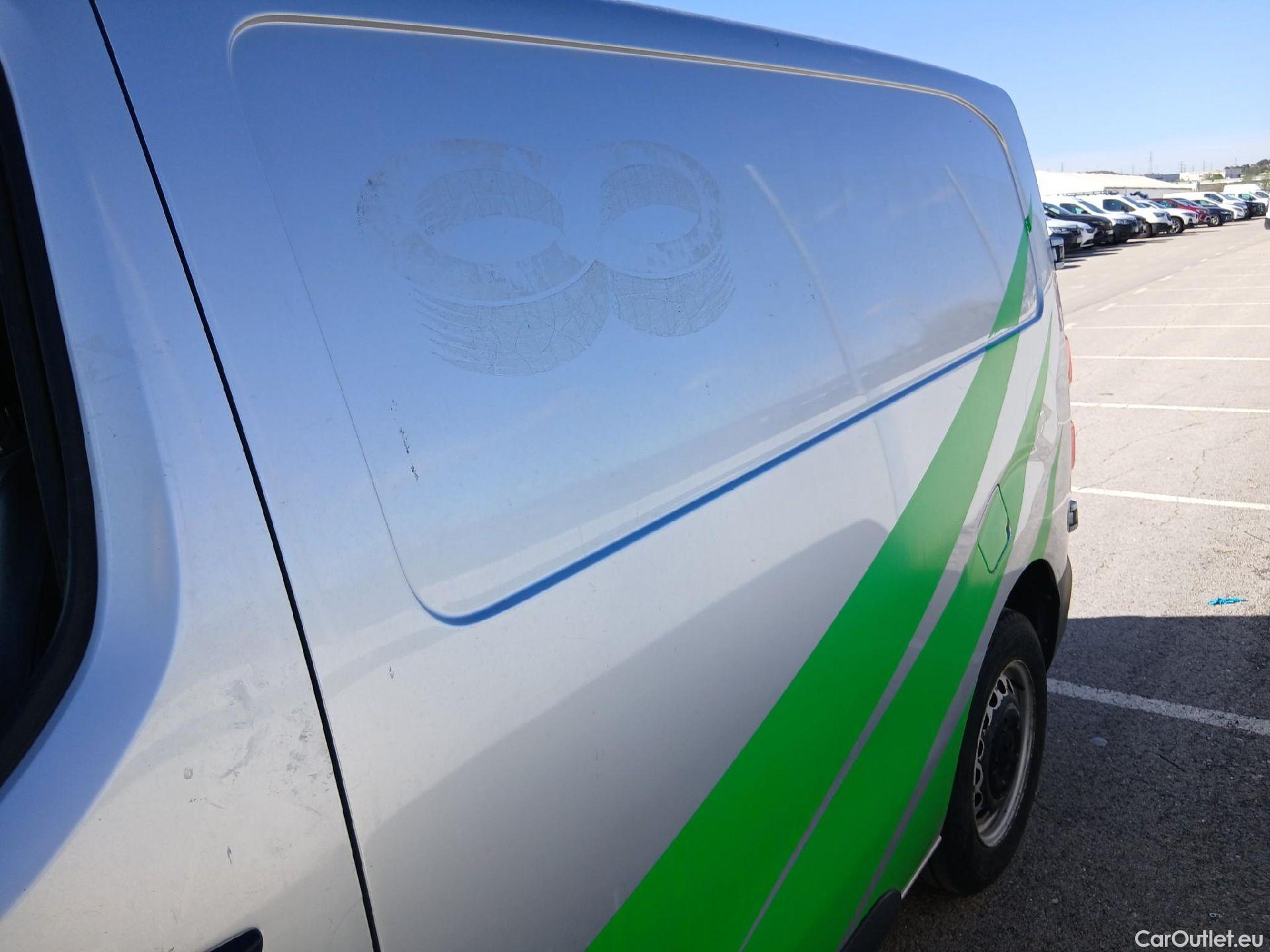  Peugeot  Expert PEUGEOT  / 2016 / 4P / furgón Furg.Premium BlueHDi 90KW (120) Standard #15